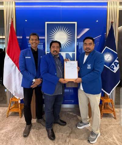 DPP PAN Serahkan SK Kepengurusan DPD se-Kalsel, Targetkan Konsolidasi Rampung 2026