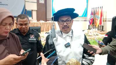 Rektor UNISKA Mohammad Zainul Resmi Dikukuhkan sebagai Guru Besar Manajemen Pemasaran Strategis