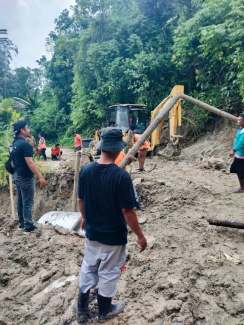 Pemkab Dairi Gerak Cepat Tangani Longsor, Akses jalan Mulai Terbuka