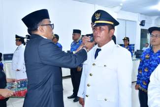 Wabup Samosir Lantik Pejabat Administrator dan Pengawas