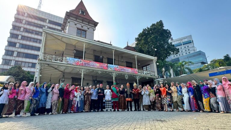 Kartini Energi: Srikandi PLN Layani Langsung Pelanggan