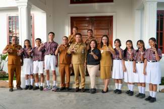 Bupati Oloan Nababan Dorong Semangat Siswa SMP yang Lolos SMA Unggulan