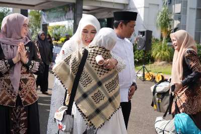 Suasana Haru Sambut Kepulangan Jamaah Haji Balangan, Bupati Abdul Hadi Harapkan Predikat Mabrur