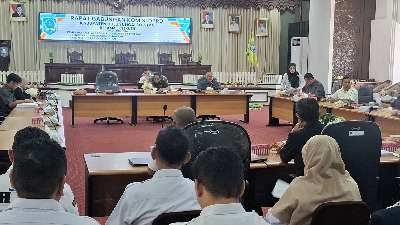 DPRD HSS Bahas Ranperda Kesehatan dan BMD dalam Rapat