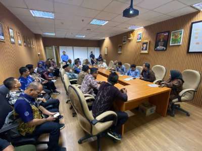 DPRD Kalsel dan Kementan Kembangkan Perkebunan Kelapa