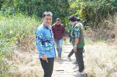 Jembatan Muara Ninian Rusak, DPRD Balangan Cek Lokasi