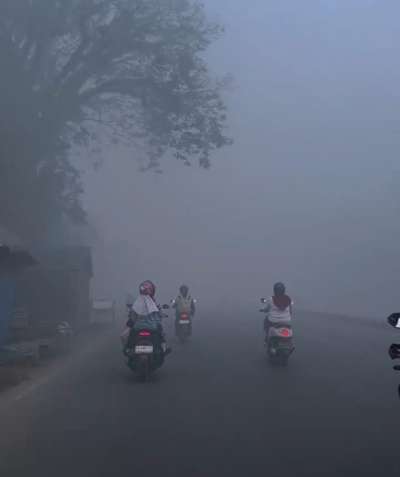 Kabut Asap Pekat Karhutla Selimuti Banjarbaru Jarak Pandang 5-10