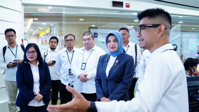 Staf Khusus Wapres RI Apresiasi Transformasi Layanan PLN Saat Kunjungi UP2D Jakarta dan Contact Center PLN 123