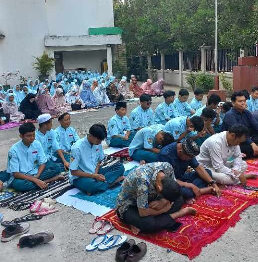 SMK Unggulan Husada Banjarmasin Gelar Salat Istisqa