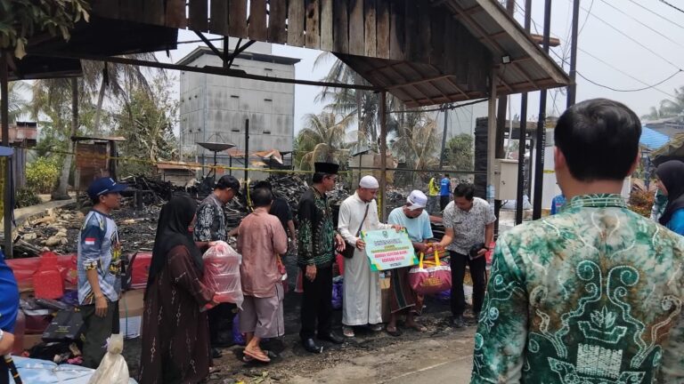 Wabup Balangan Akhmad Fauzi Tinjau Kebakaran di Murung Abuin