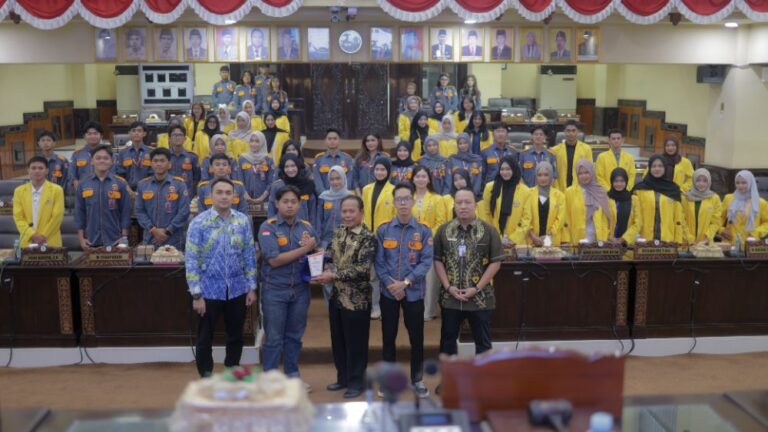 Ketua DPRD Kalsel Supian HK Terima Kunjungan Legislative Tour