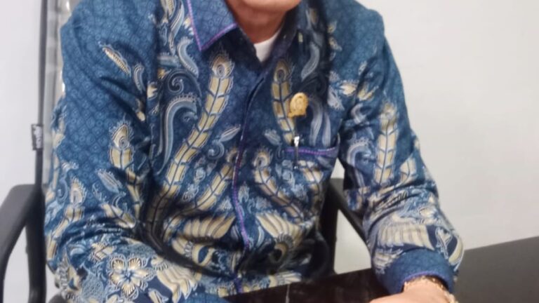 Sekwan dan Anggota DPRD Kalsel Keluhkan Air Asin