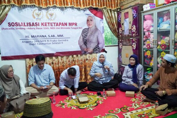 Hj Mariana Sosialisasi Empat Pilar di Bajuin Tanah Laut
