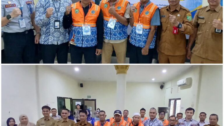 Dishub Balangan Bagikan Rompi Jukir dan Luncurkan SITATA Parkir